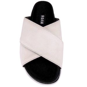 ROAM Crisscross Slide Sandal in Light Beige and Black
